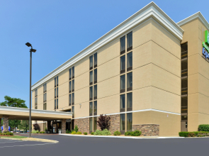 Holiday Inn Express Worcester