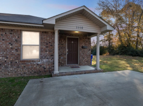Charming In Conway 3 Bedroom Duplex by Redawning