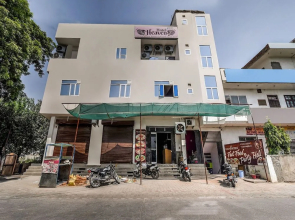 OYO 19706 Hotel Heaven