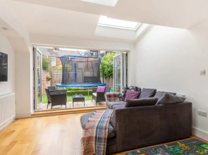 The Jericho Retreat - Bright & Spacious 4BDR Home with Garden