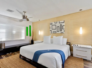 Buddha House 3BR 2BA Home -lush Backyard