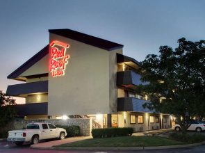 Red Roof Inn St Louis - Westport/ Maryland Heights