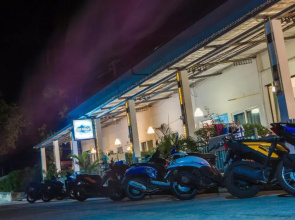 Blue Moon Samet