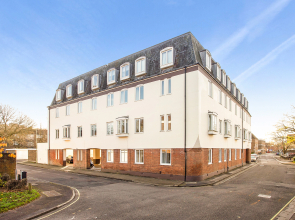 Ideal city centre base with all the iconic sightseeing within easy walking distance.