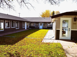 Red 4 Apartment - Experience the Comfort of This Charming
