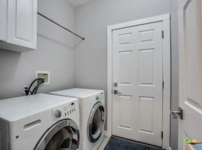 Los Palmas 30 Days Minimum 3 Bedroom Home by RedAwning