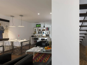 Olala Fine Arts Studios