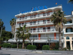 Hotel Avra