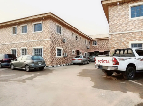 Sycamore Royals Hotel Jahi