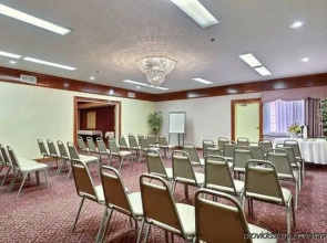 Rodeway Inn & Suites