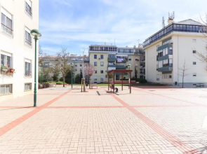 Oeiras Balcony by Homing