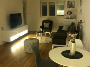 White Homes Apartments • Central Point