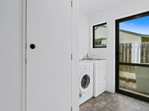 Cromwell Charmer - Cromwell Holiday Home