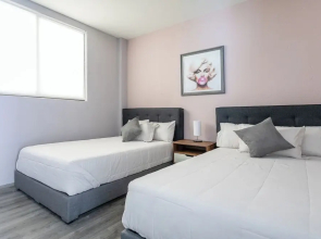 Luxury in the Heart of Roma - Elevator - Sleeps 7