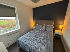 Apartment - Sleeps4 - Glasgowairport 10 Mins Drive