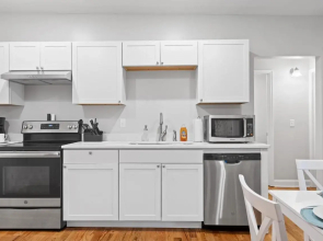 McCallie Dugout- 5 mins to Zoo, 10 Mins to Downtown!