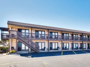 'beachfront 12' Condo on Old Orchard Beach