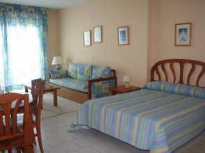 Apartamentos Benal Beach