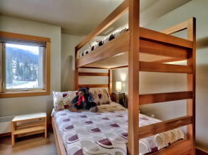 Kookaburra Lodge #201 By Bear Country