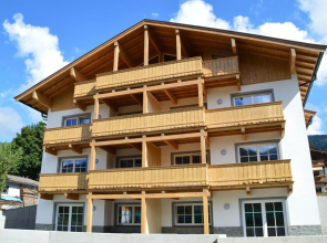 Wonderful Apartment with Balcony, Ski Storage, Carport, Lift