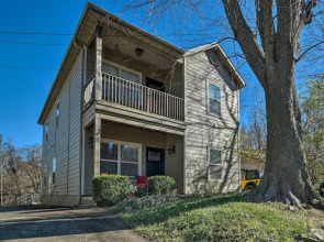 Fayetteville Apt by Univ of Arkansas Campus!