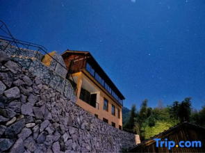 Jiushe Hostel