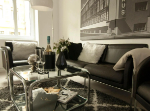 BAUHAUS Style 1920's Design Apartment with Garden