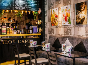 OYO 75321 Gemma Patong