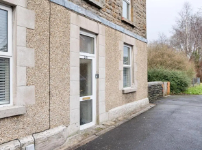 Perfect Location with Parking - Jersey House - TV in every Bedroom!