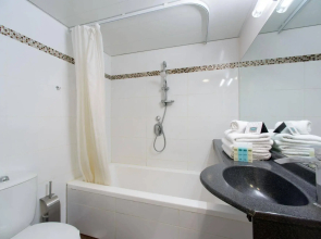 Royalty Suites