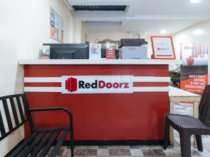 RedDoorz Plus near Uptown BGC Mall