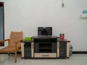 Reddoorz Plus Near Syamsudin Noor Airport