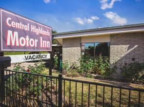 Central Highlands Motor Inn