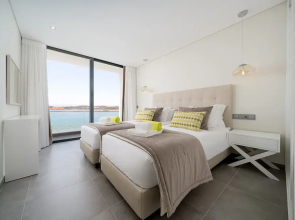 Portimão Ocean Breeze by Homing