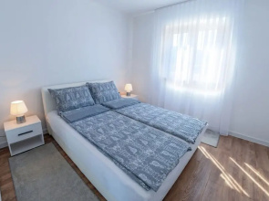 Sweet Retreat-Buna Riverside with pool