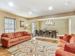 Franklin Mansion - Huge Near Stadiums W/pool & Hot Tub 5 Bedroom Estate