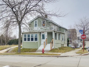 Coastal Comfort & Golfers' Paradise in Sheboygan!