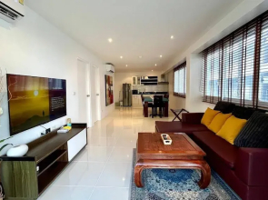 B6 - 1 Bdr Modern Condo With Balcony and Pool, Karon