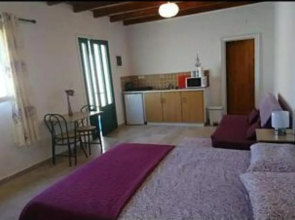 Lovely Studio in Strinilas With its own Pool