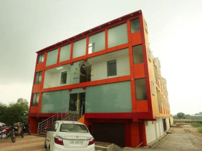 OYO 19556 Hotel Puri Inn