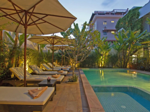 Apsara Centrepole Hotel