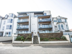 Onshore 6 - Newquay Towan Beach View