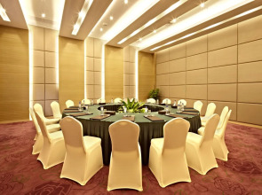 Guangzhou Pearl River International Hotel （Yijing Lu Metro Station）