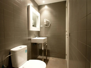 Hostal Express by gaiarooms