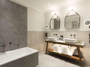 DoubleTree by Hilton Rome Monti