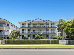 2 Bed Beachfront Apartment in Kingscliff