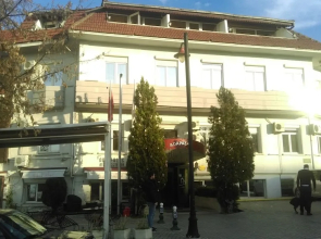 Adapalas Hotel