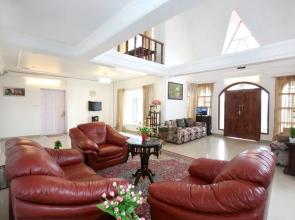 OYO 9347 Home Hill View Apple Orchid 2BHK Villa Fagu
