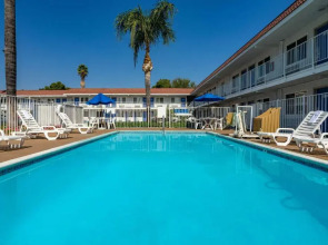 Motel 6 Los Angeles - Van Nuys North Hills