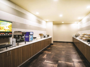 Garner Hotel Glen Burnie BWI Airport Area by IHG